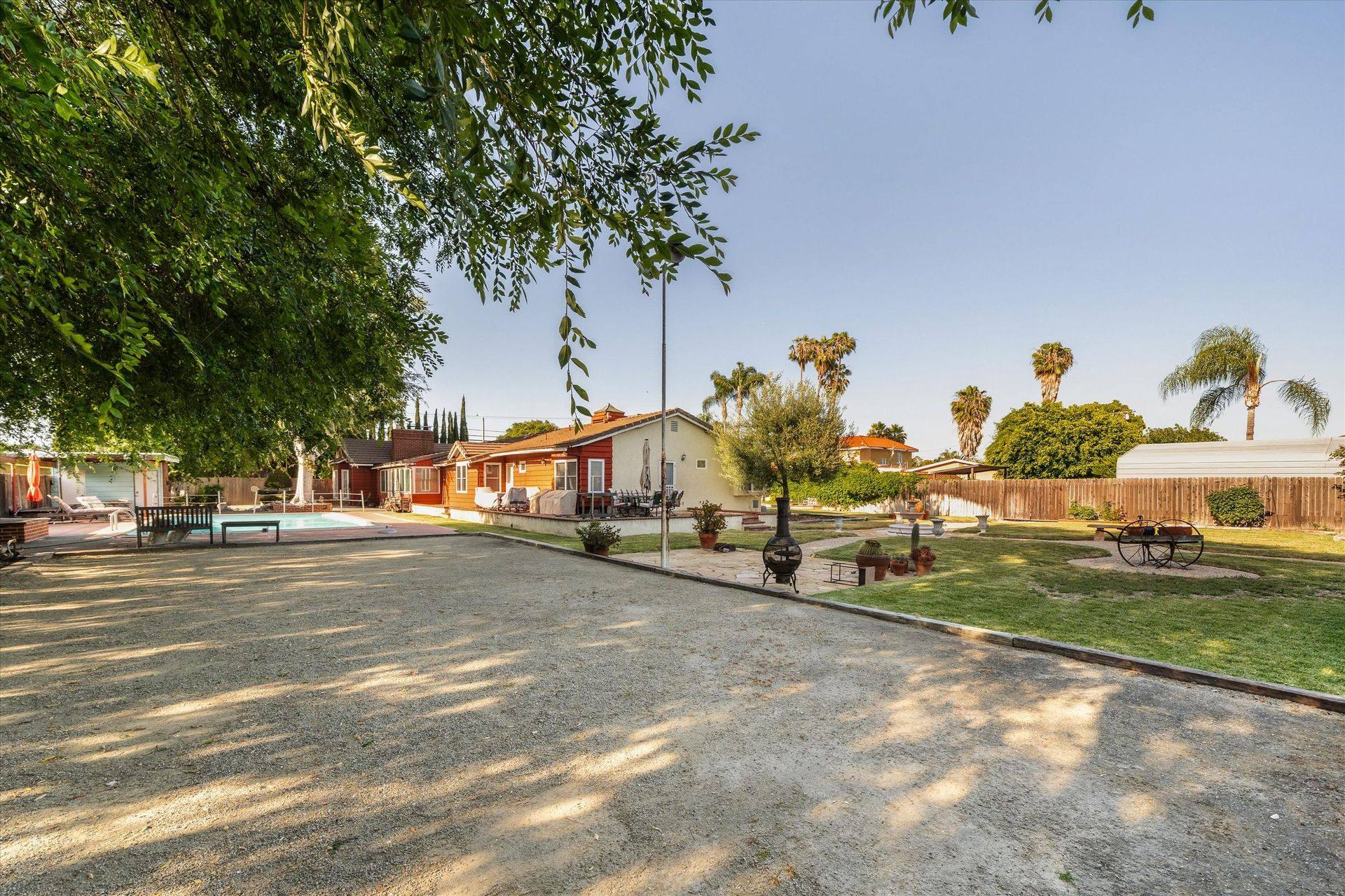 Site, open lot and house