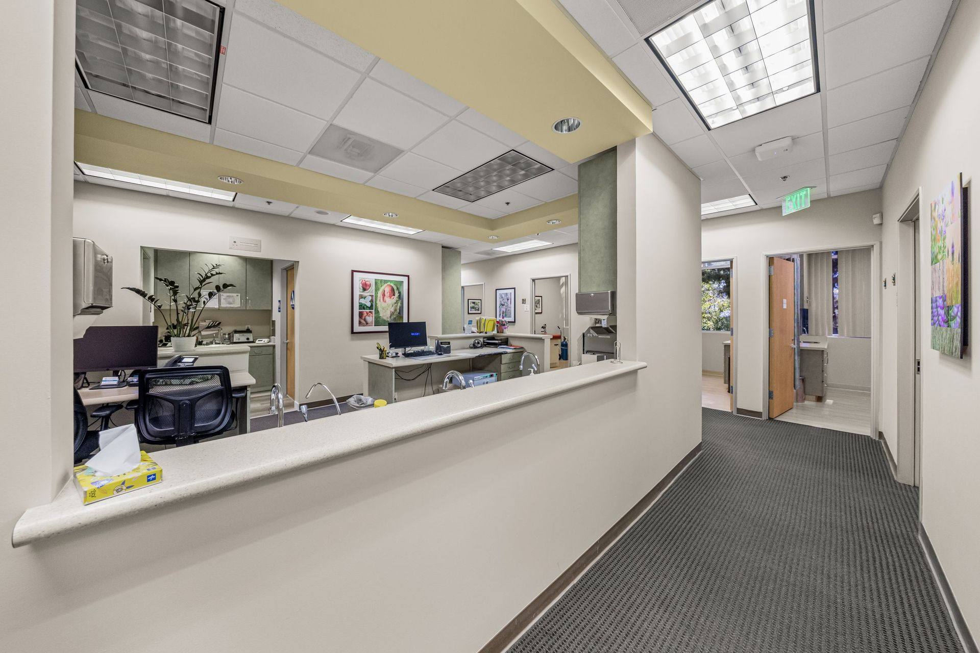 Reception counter
