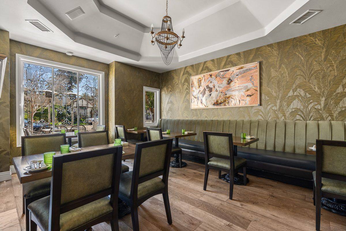 Dining room, garden banquette