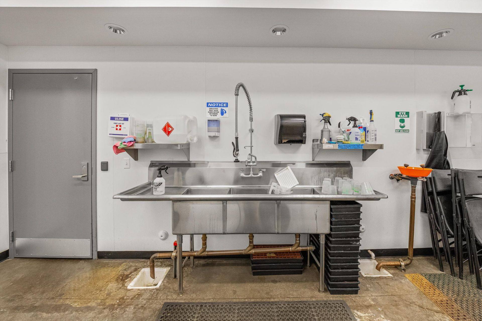 Wash station