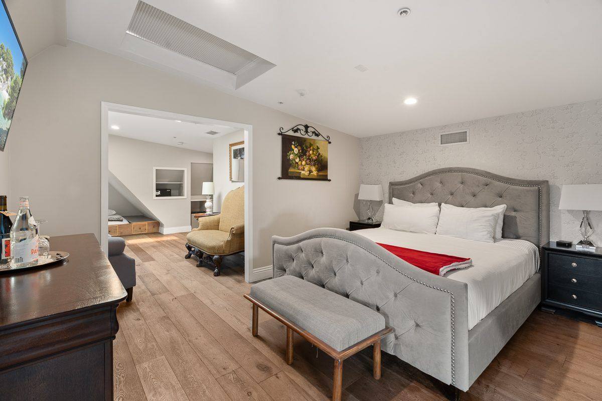 Suite, bedroom and sitting room